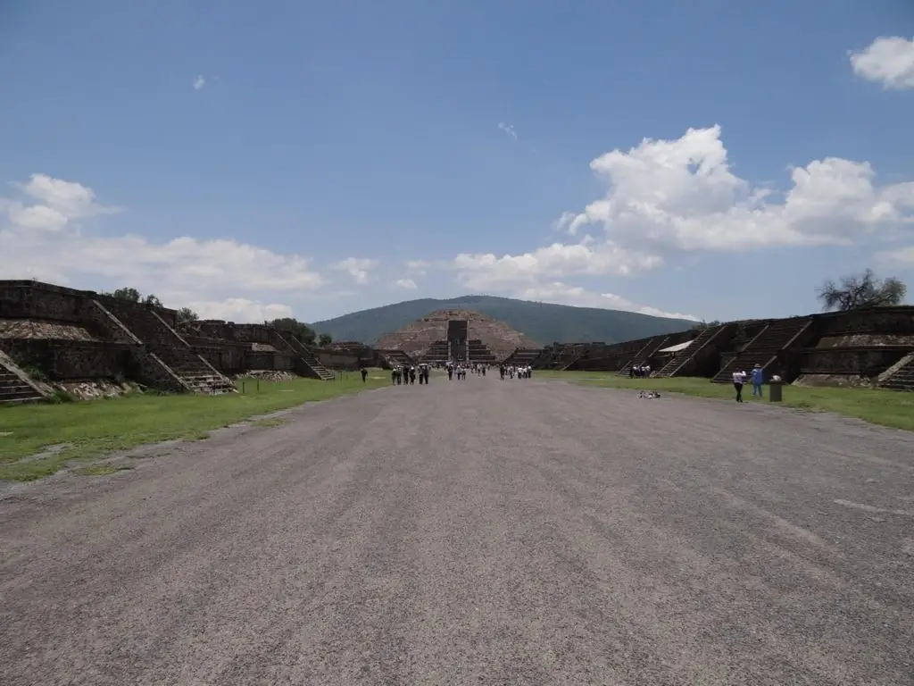 Avenida de los Muertos, Teotihuacan