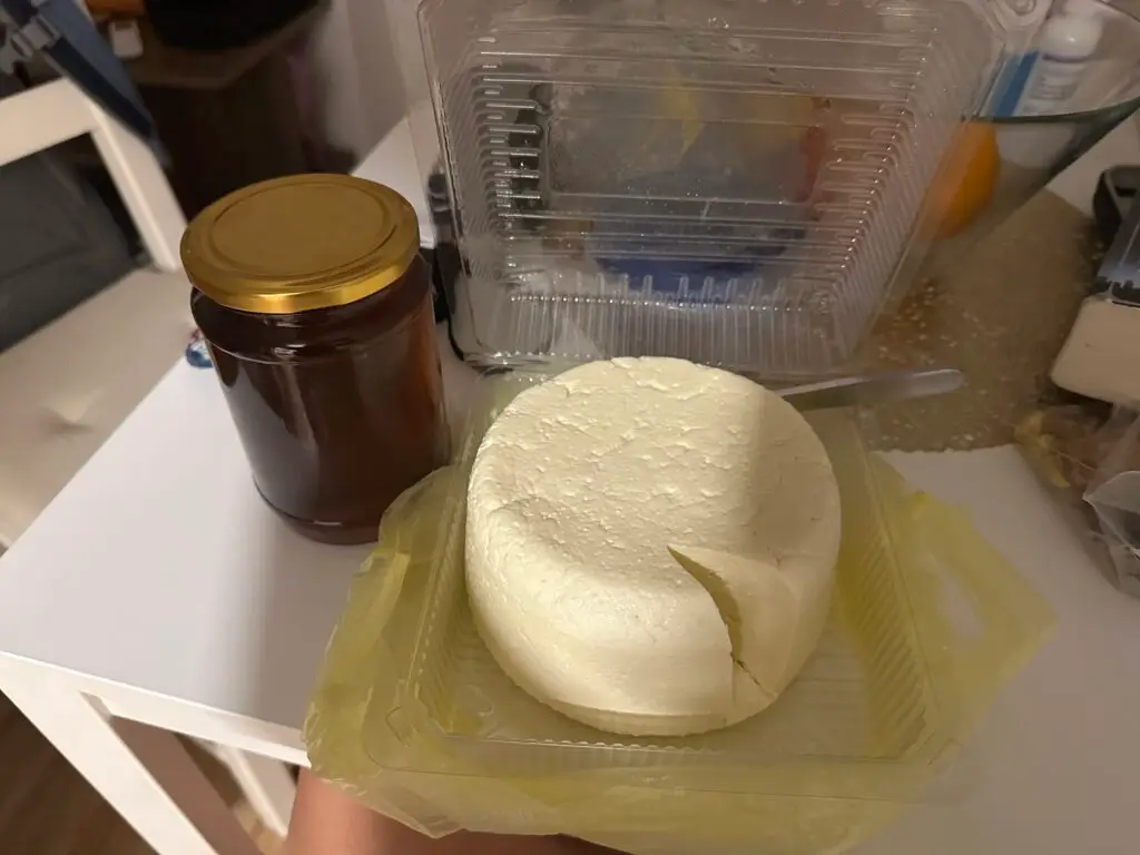 Local Croatian honey and cheese on a drive while roadtrip Croatia