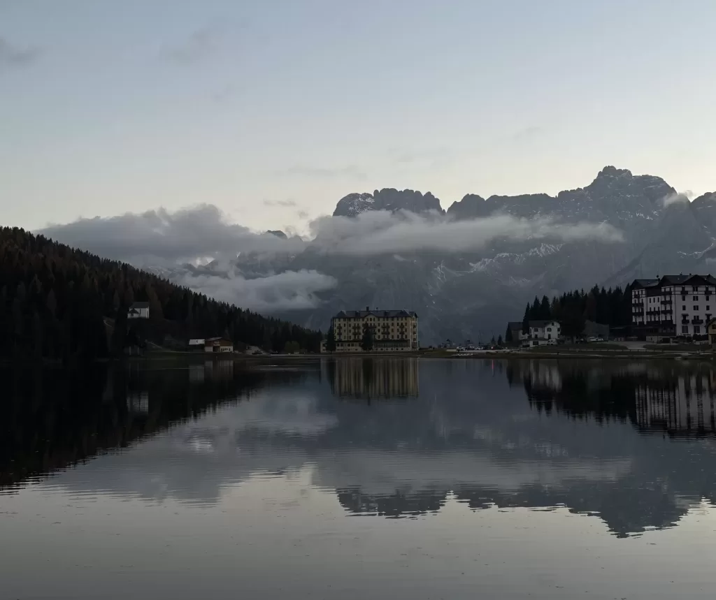Lago di Misurina with the dolomites in the background