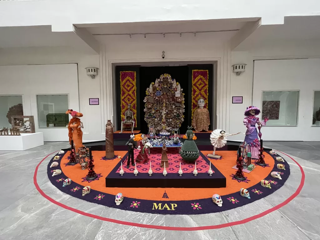 Ofrenda in museo de arte popular in mexico city