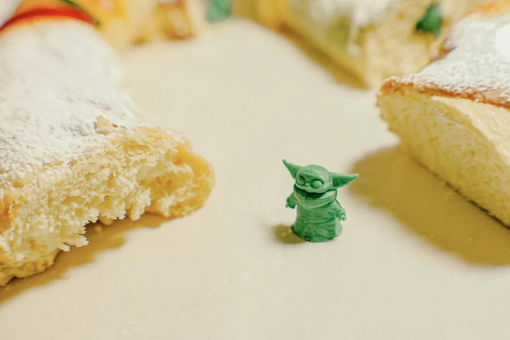 Grogu plastic doll that came inside the rosca de reyes